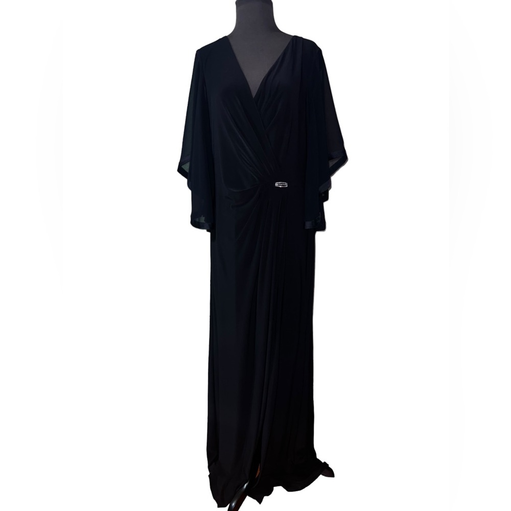 Ralph Lauren Formal Gown Labeled Size 12, But I wear a size 14, slim 16 Stretch